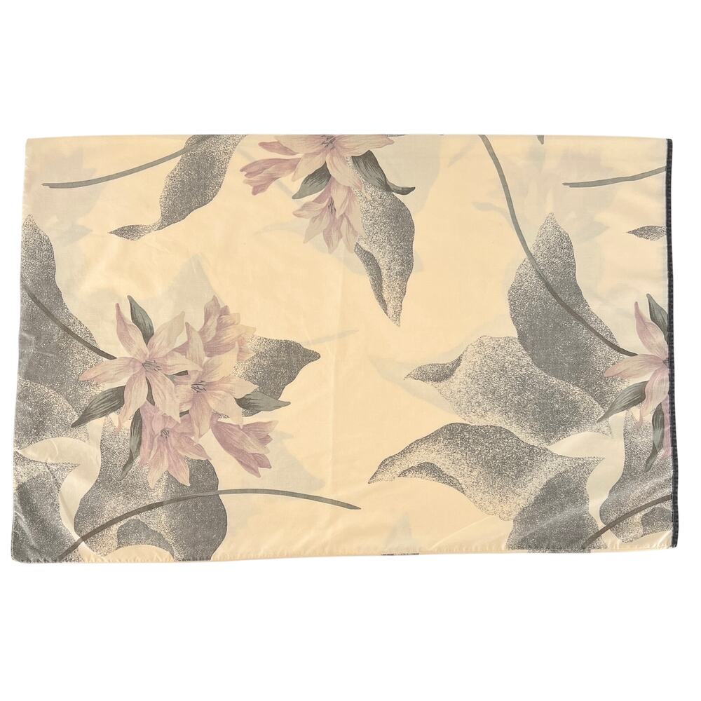 Vintage 80s Floral Pillowcases set of 2 Wamsutta 1980s